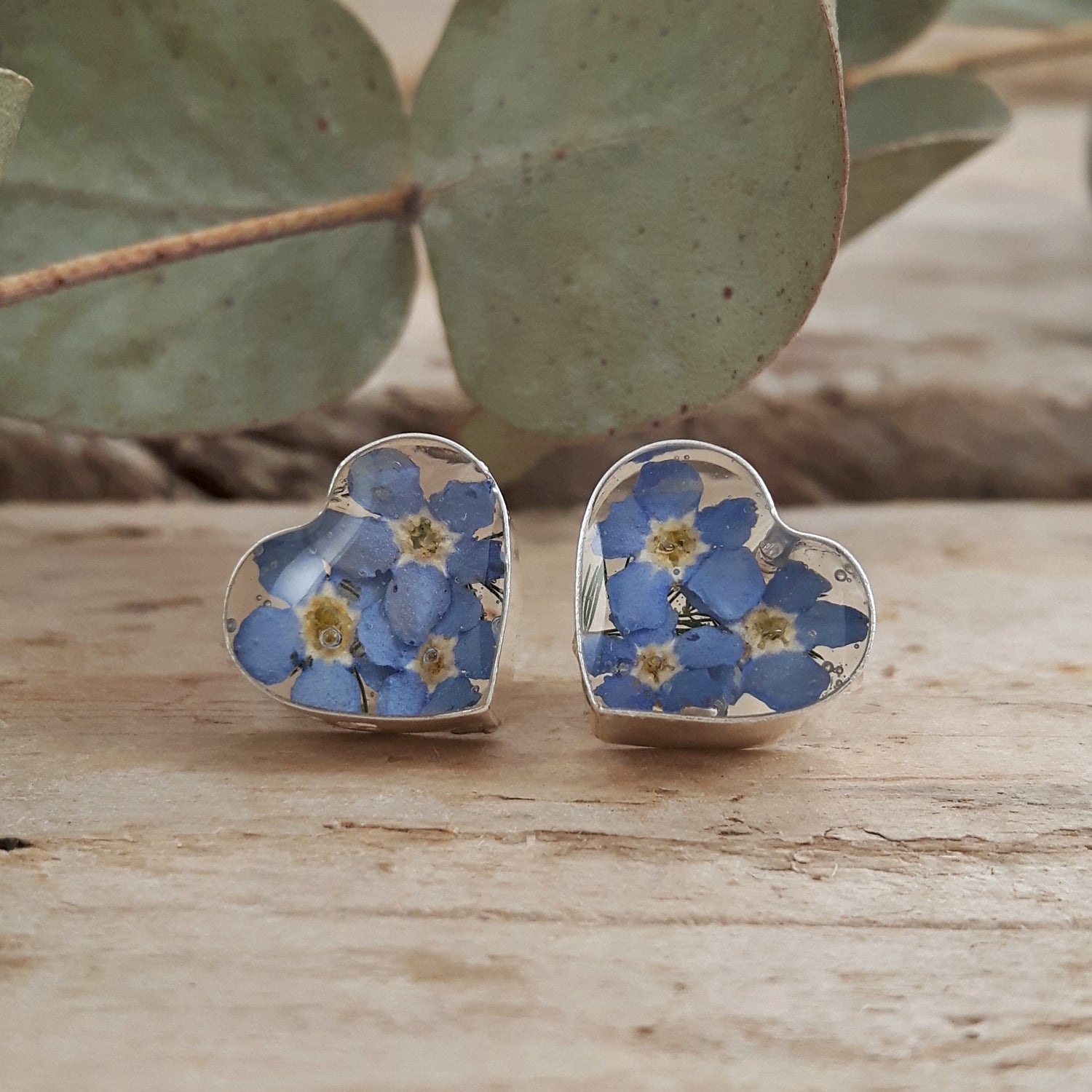 Flores Forget-Me-Not Heart Stud Earrings
