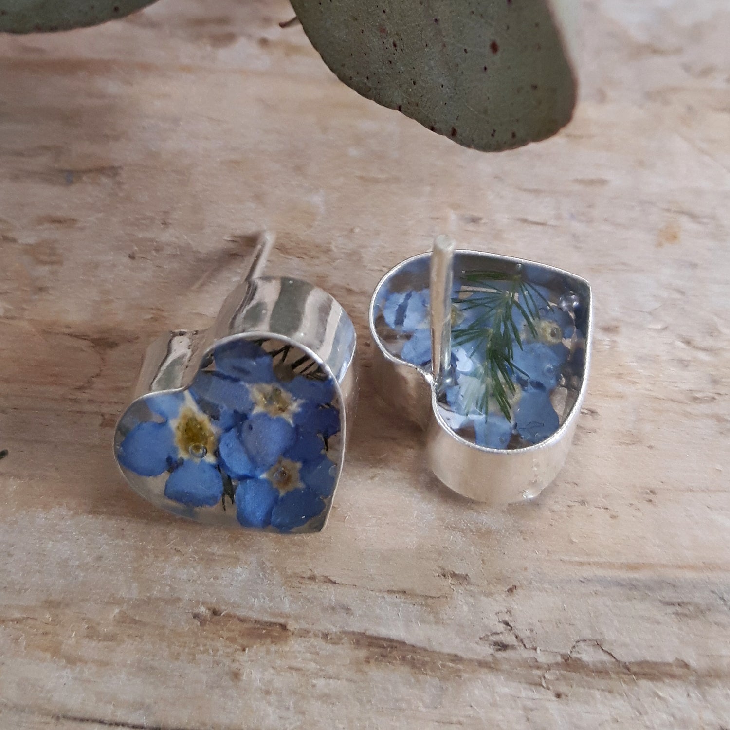 Flores Forget-Me-Not Heart Stud Earrings