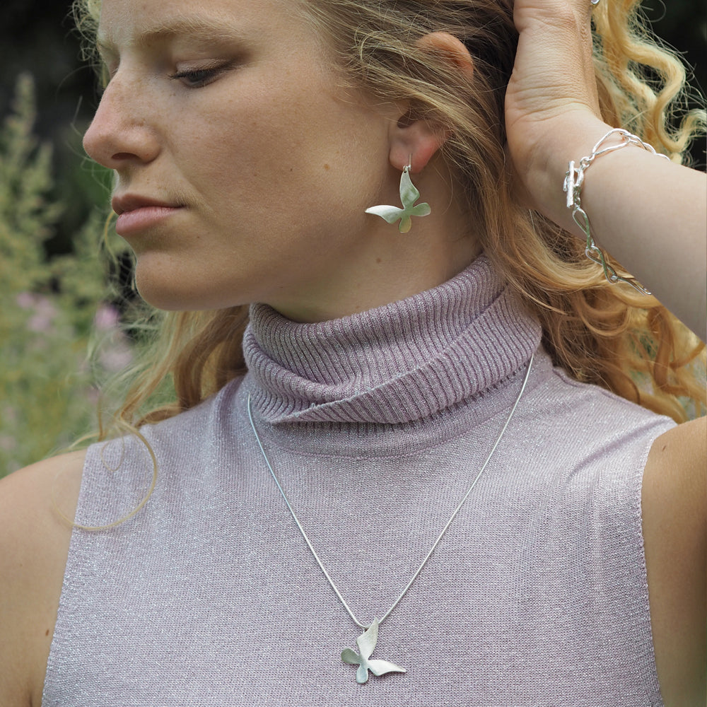 Mariposa Small Matt Pendant