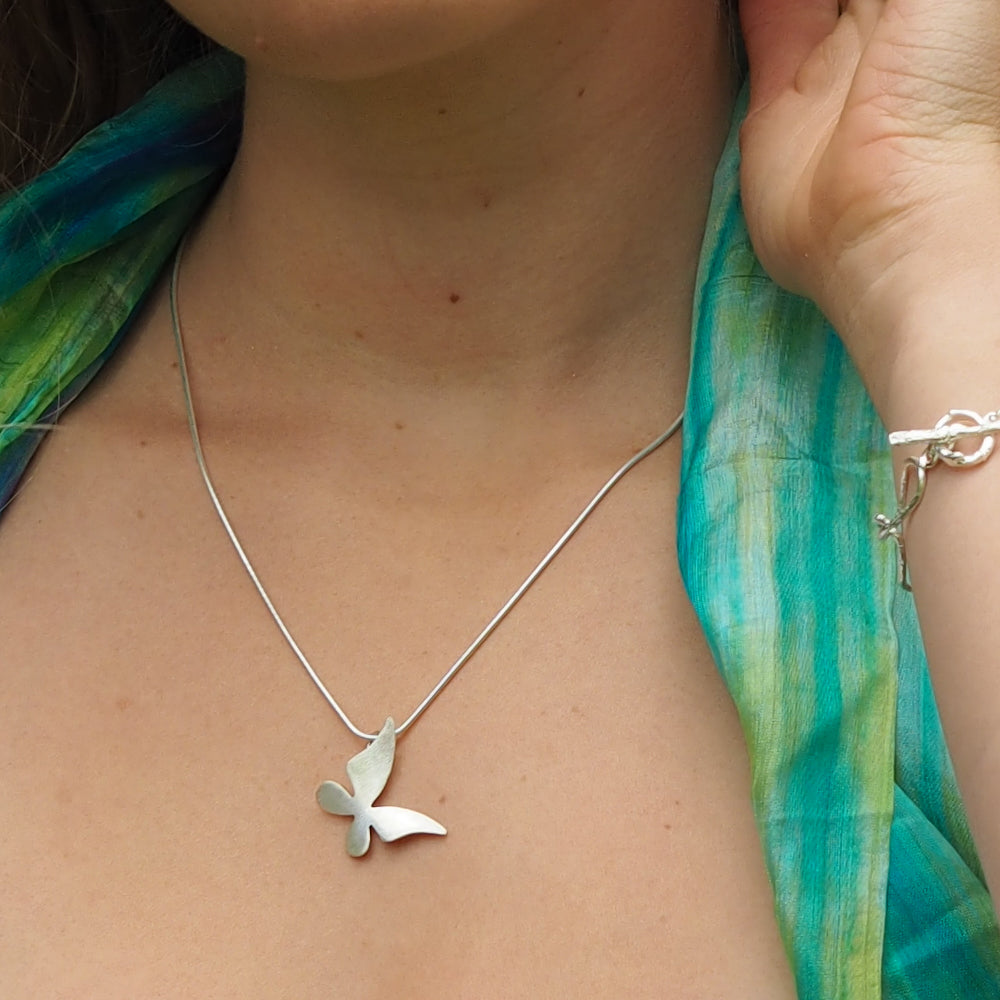 Mariposa Small Matt Pendant