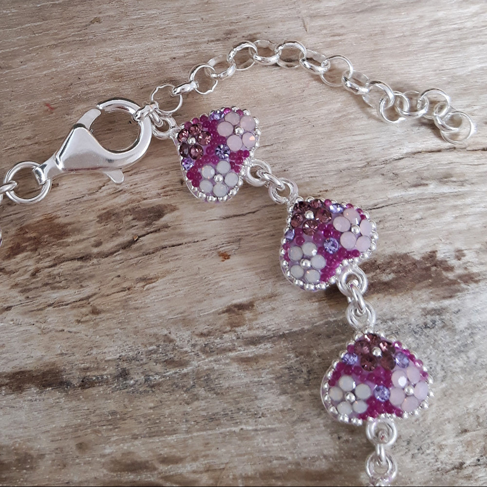 heart bracelet opalescent crystal clasp detail