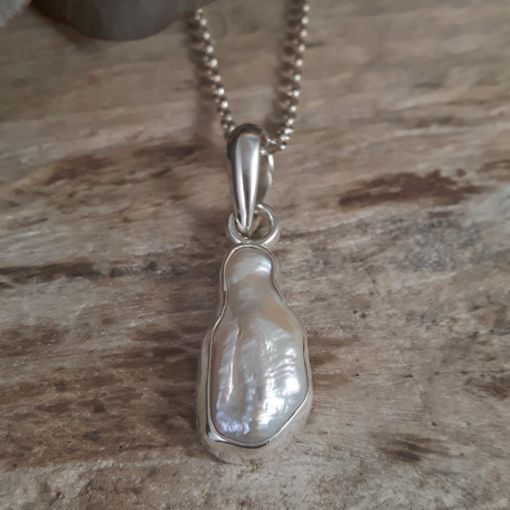Luminous Biwa Pearl Pendant