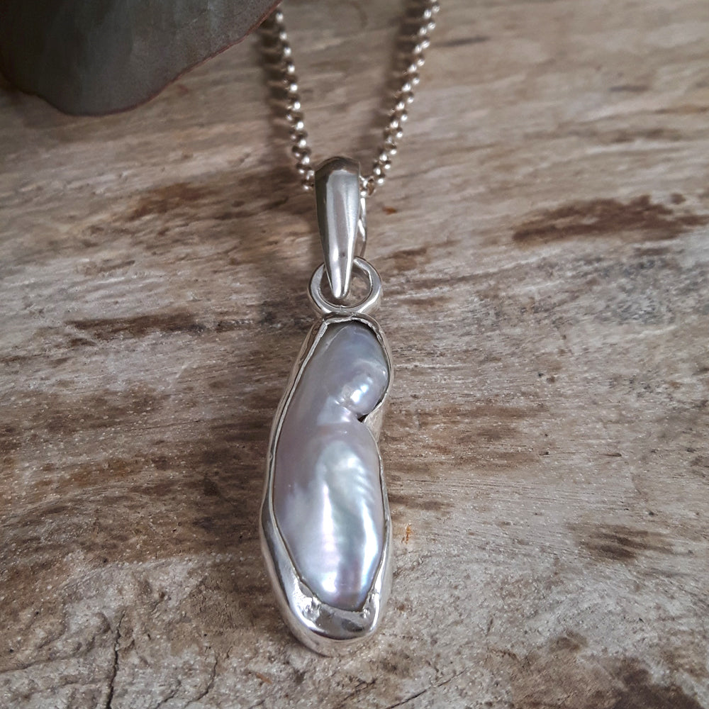 Luminous Biwa Pearl Pendant