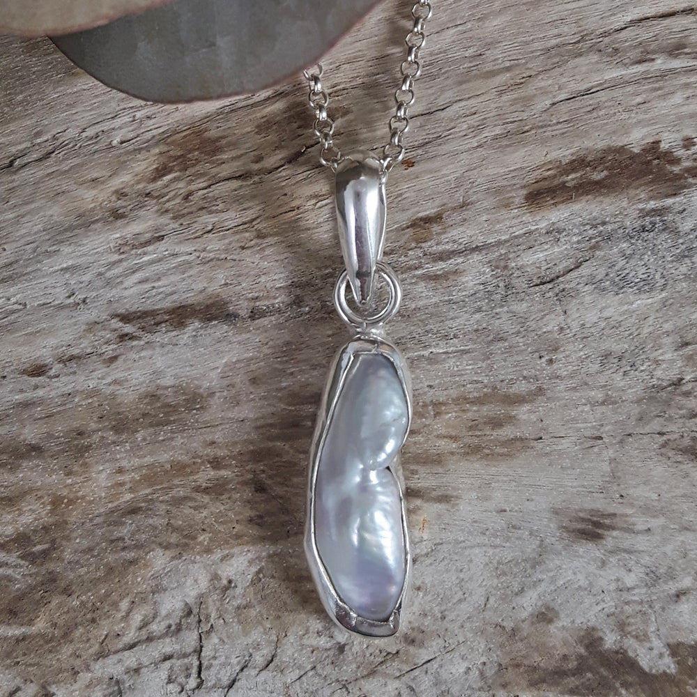 Luminous Biwa Pearl Pendant