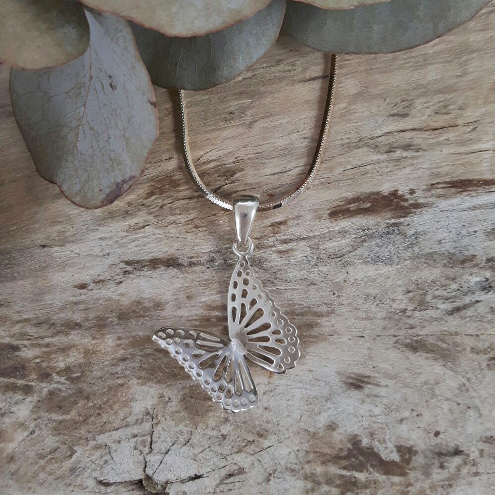 Monarca Small Butterfly Pendant