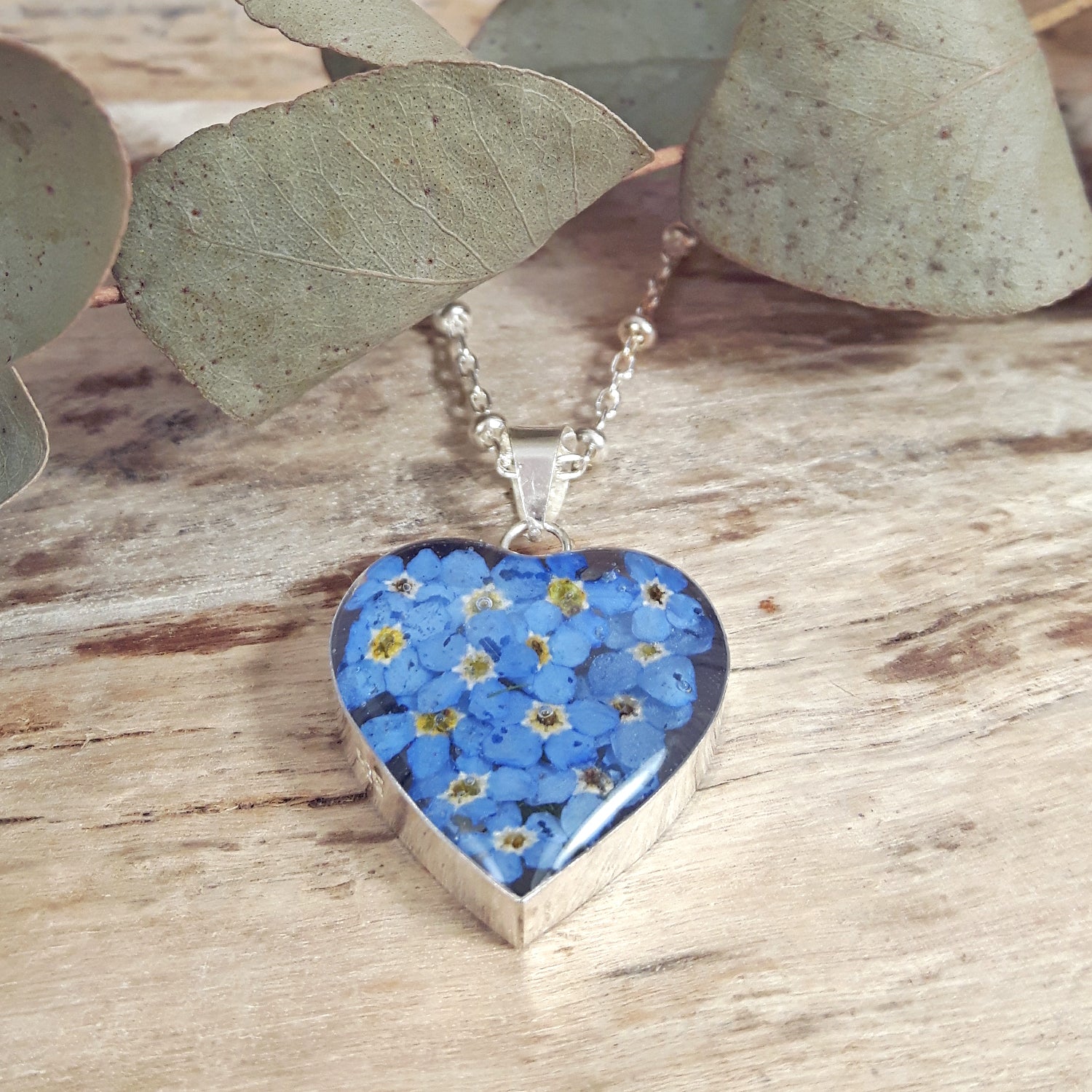 Flores Forget-Me-Not Heart Medium Pendant