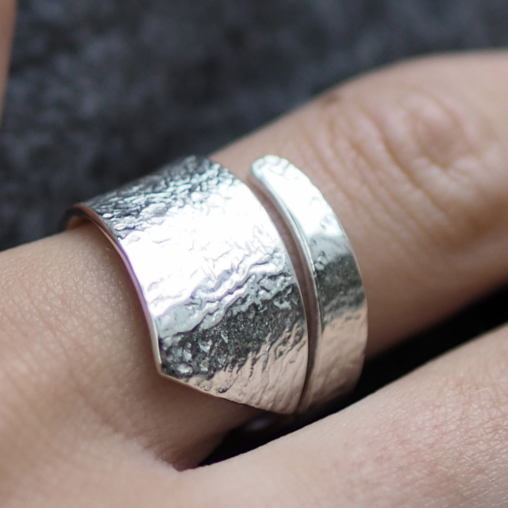 Foresta Divine Textured Ring