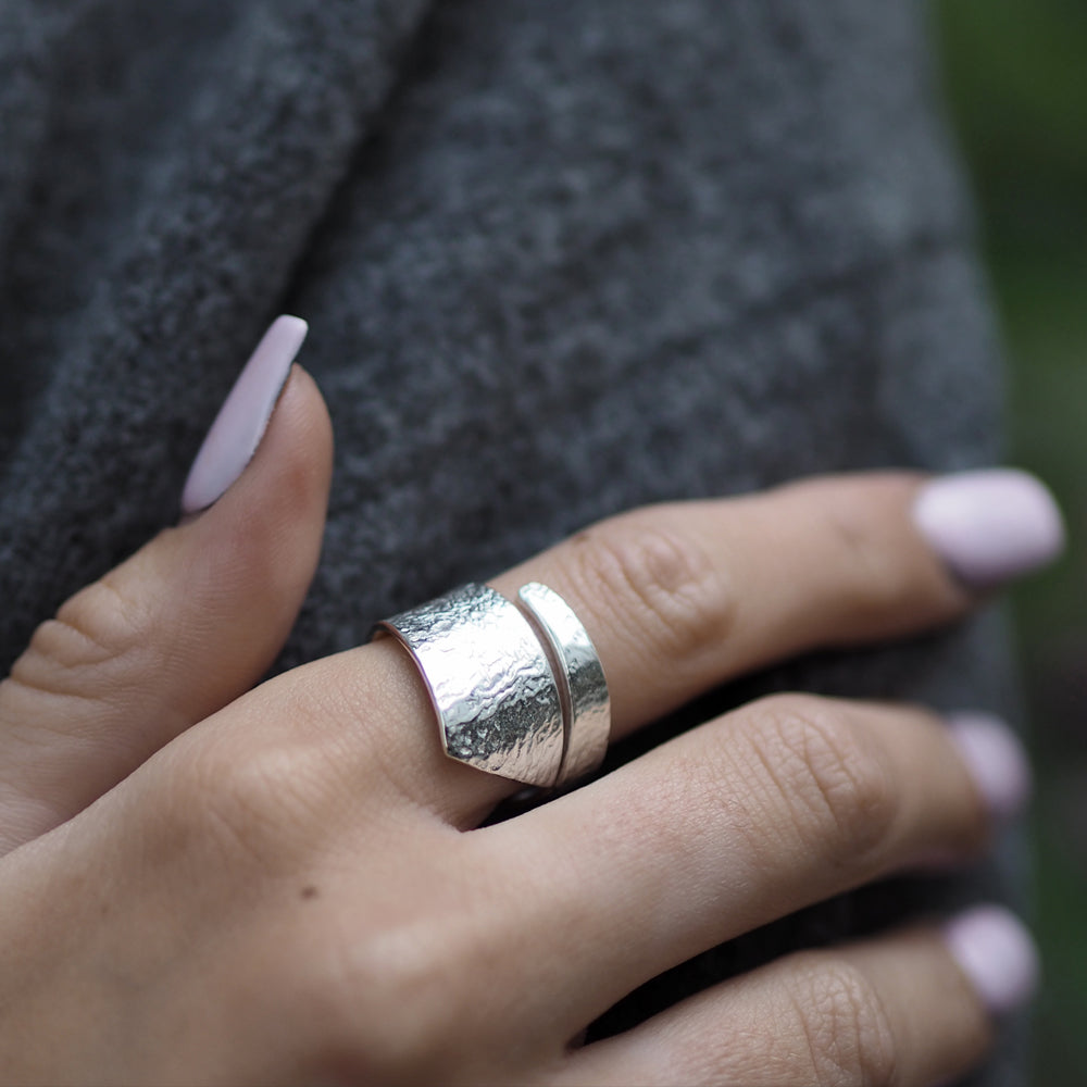 Foresta Divine Textured Ring