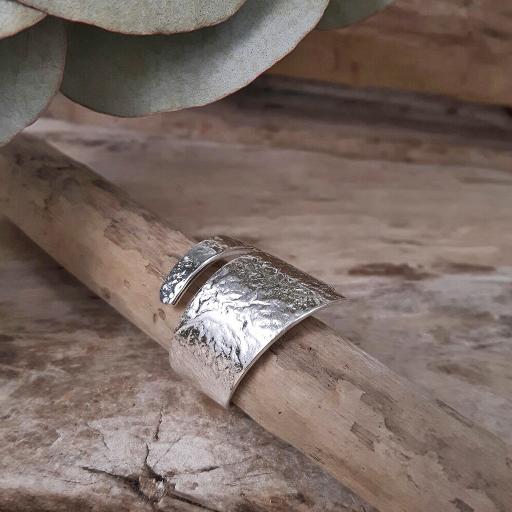 Foresta Divine Textured Ring