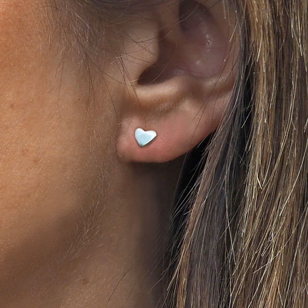Dainty Polished Heart Stud
