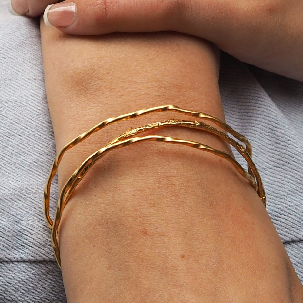 Lattice Single Gold Plated Bangle