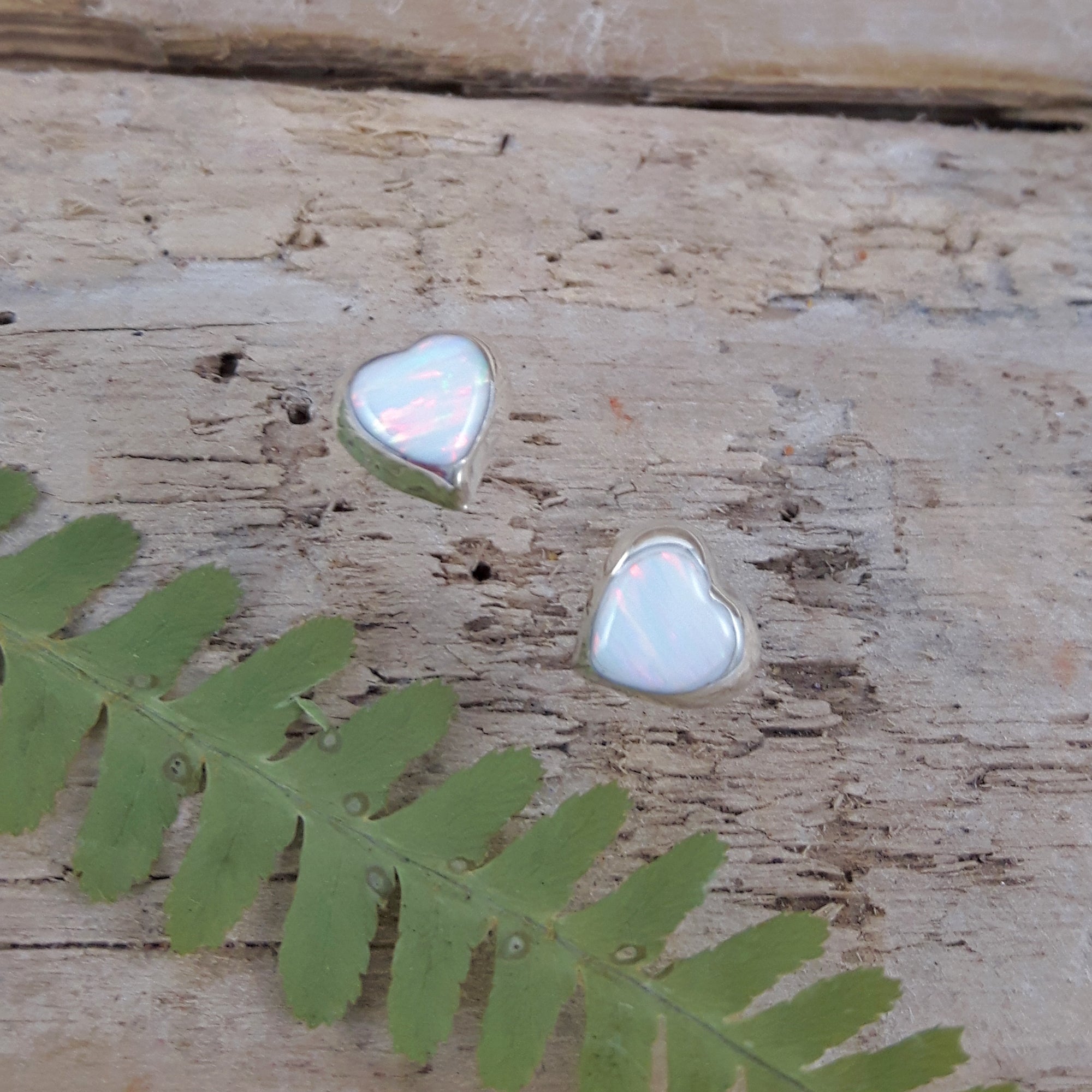 Flinder Heart White Small Stud Earrings