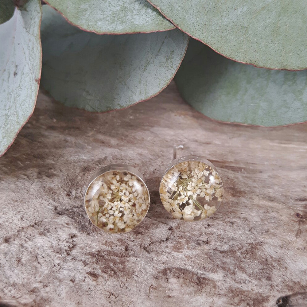 Flores Gypsophila Round Stud Earrings
