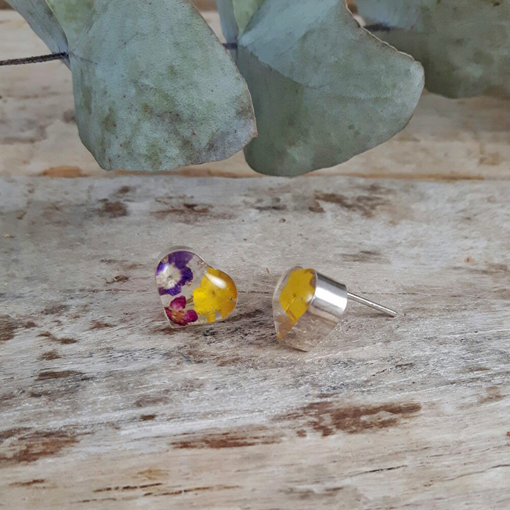 Flores Heart Stud Earrings