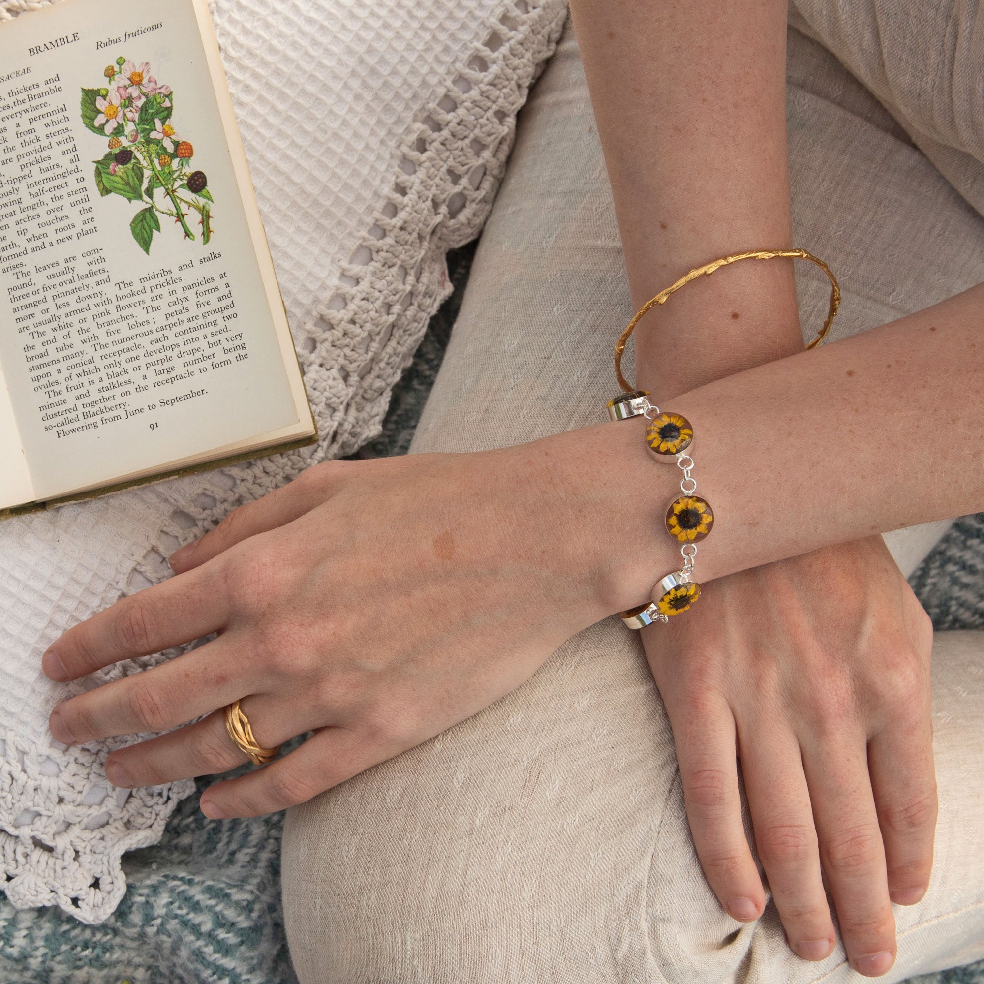 Flores Sunflower Round L Bracelet
