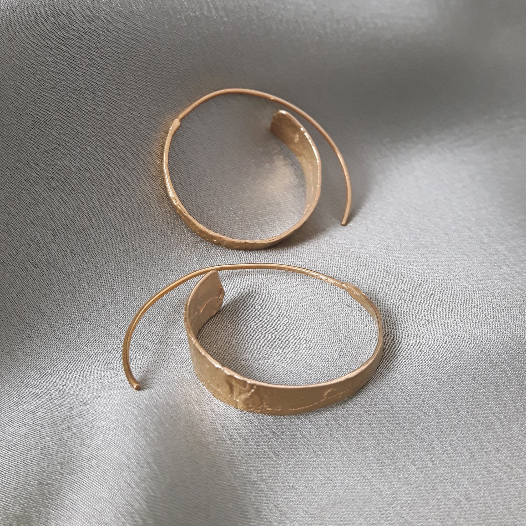Foresta Divine Hoop Gold Earrings