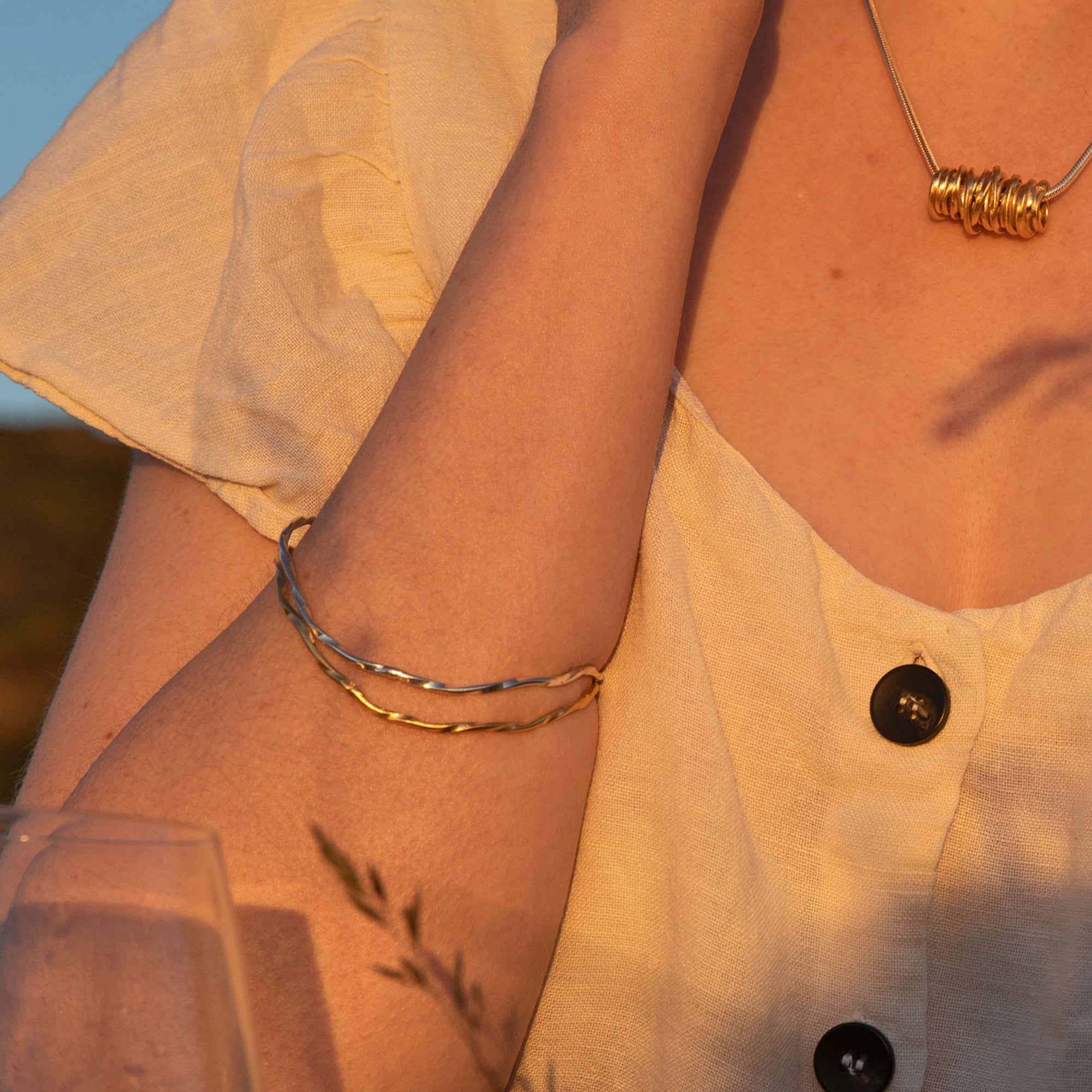 Lattice Single Gold Plated Bangle