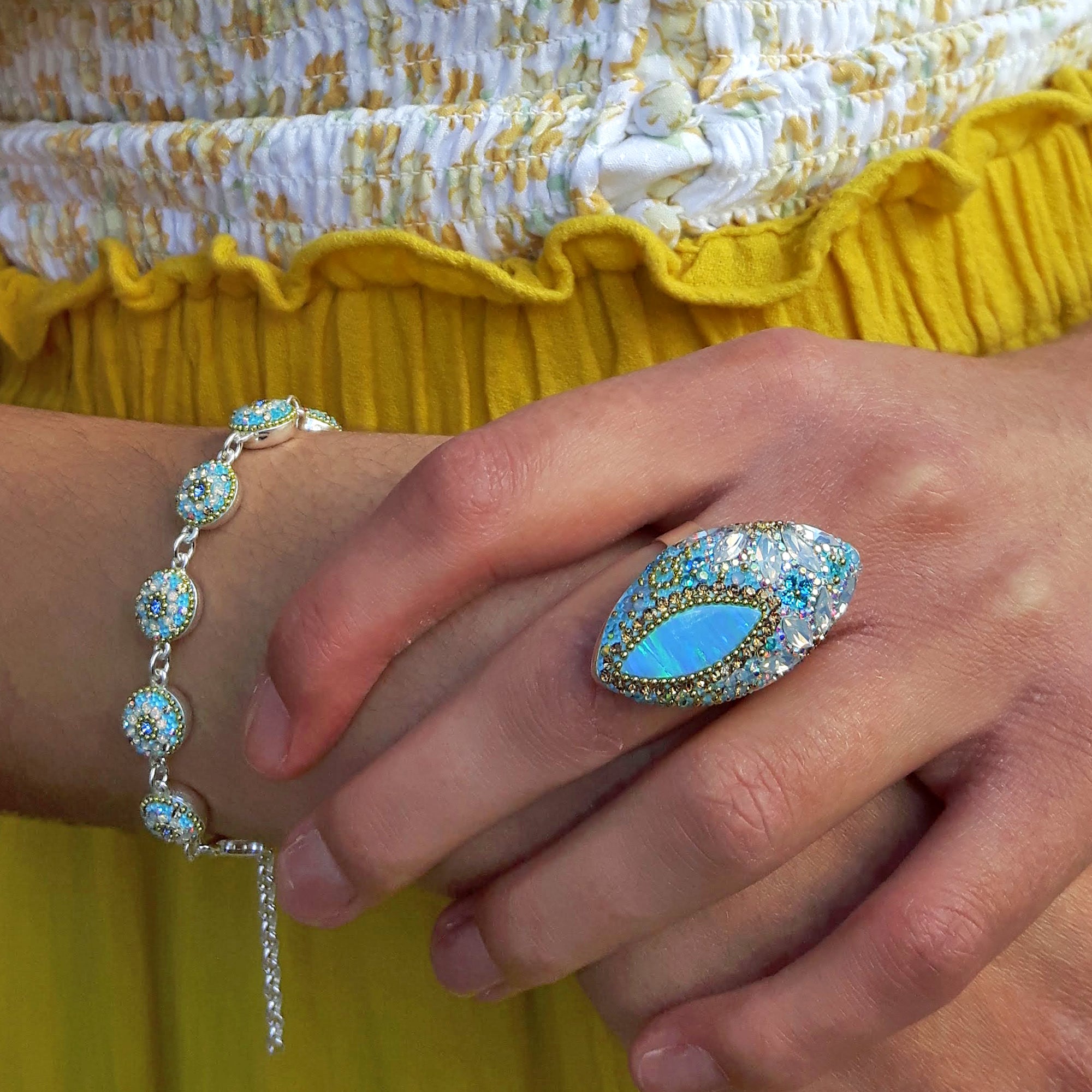 Allegra Round Daisy Dream TQ Bracelet