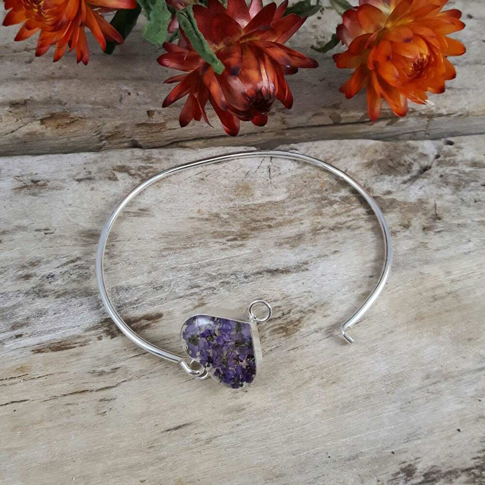 Flores Heather Heart Bangle