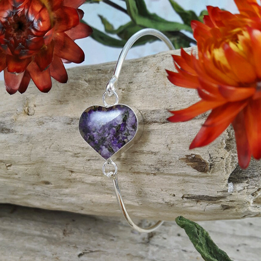 Flores Heather Heart Bangle