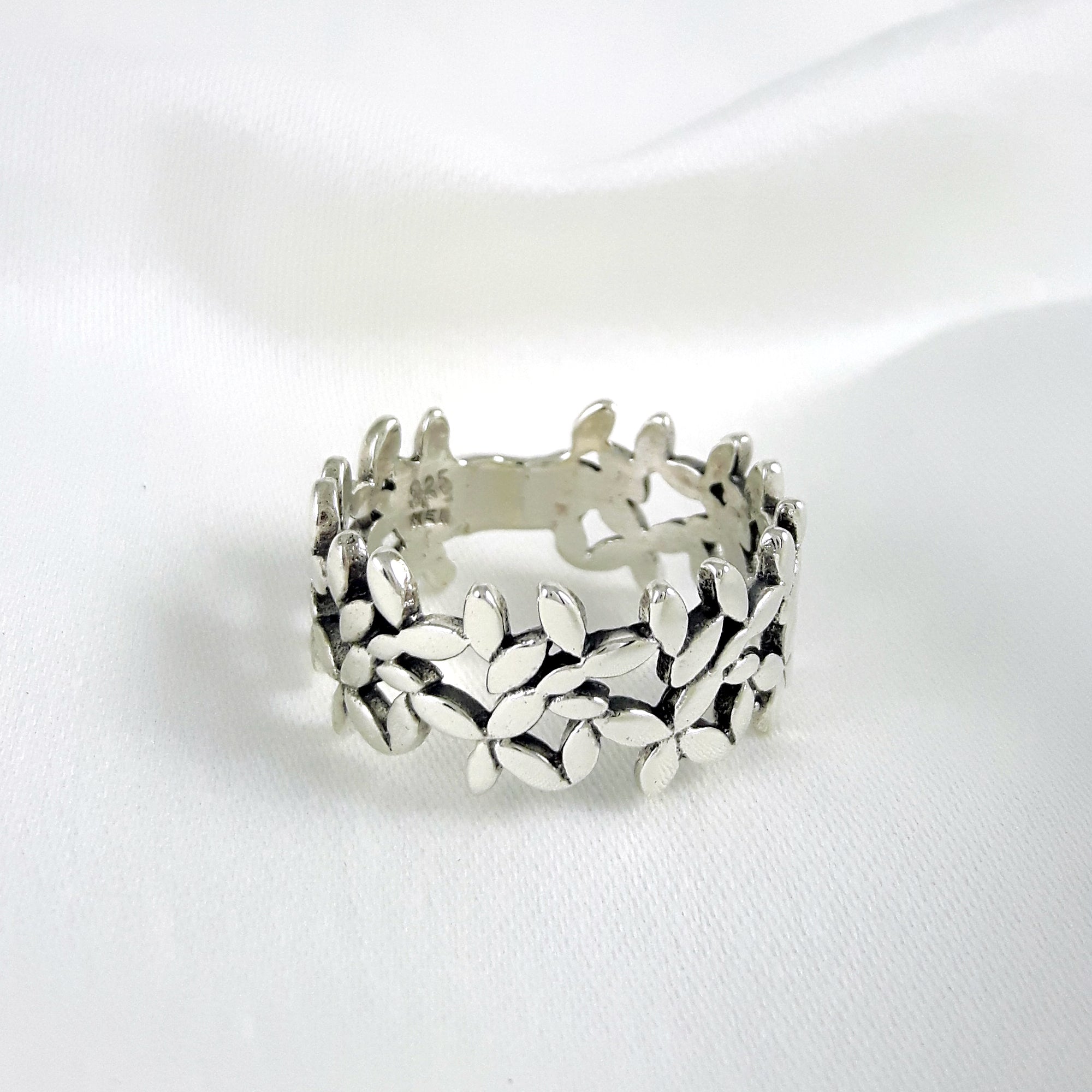 Primavera Polished Ring