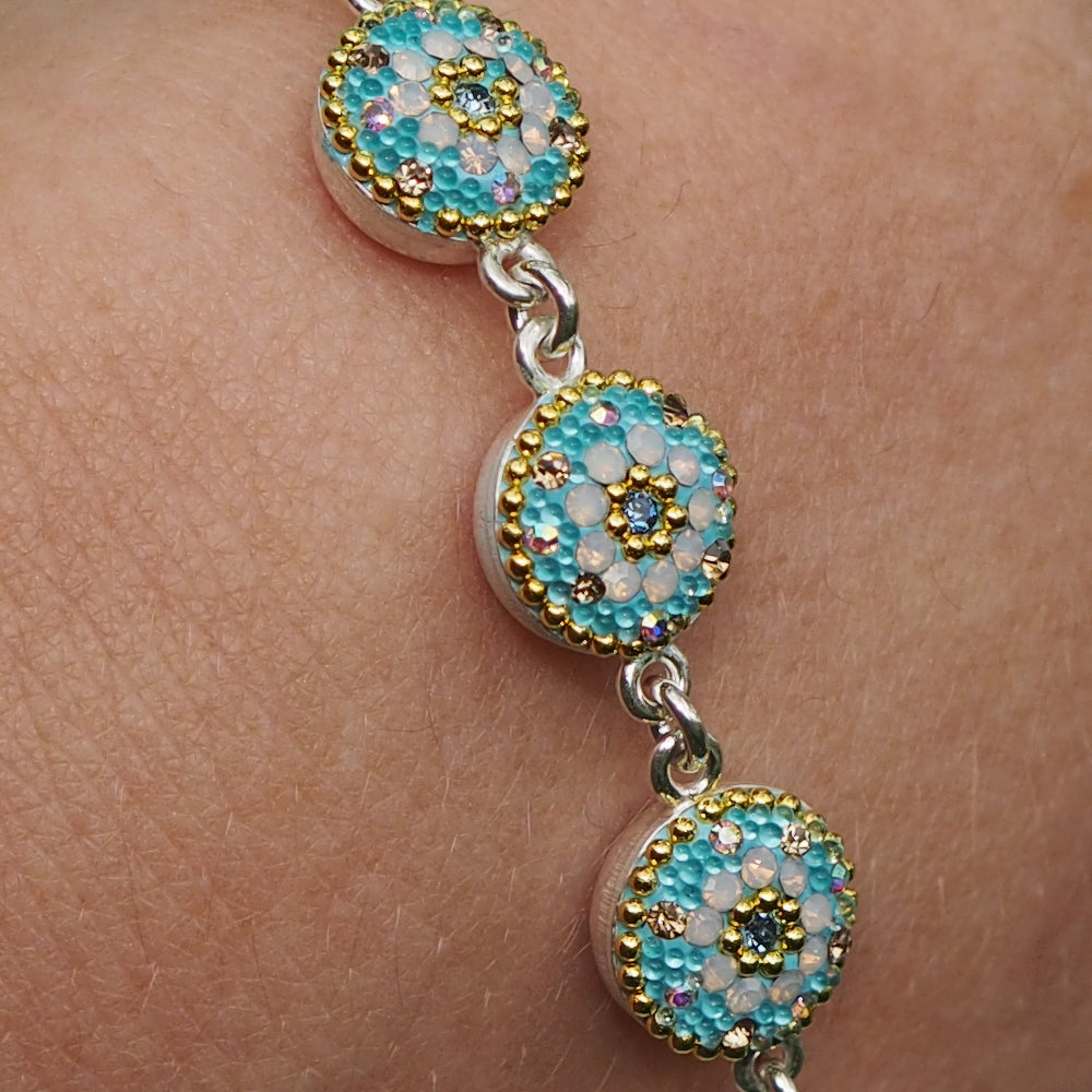 close up round daisy bracelet crystal and micro bead detail