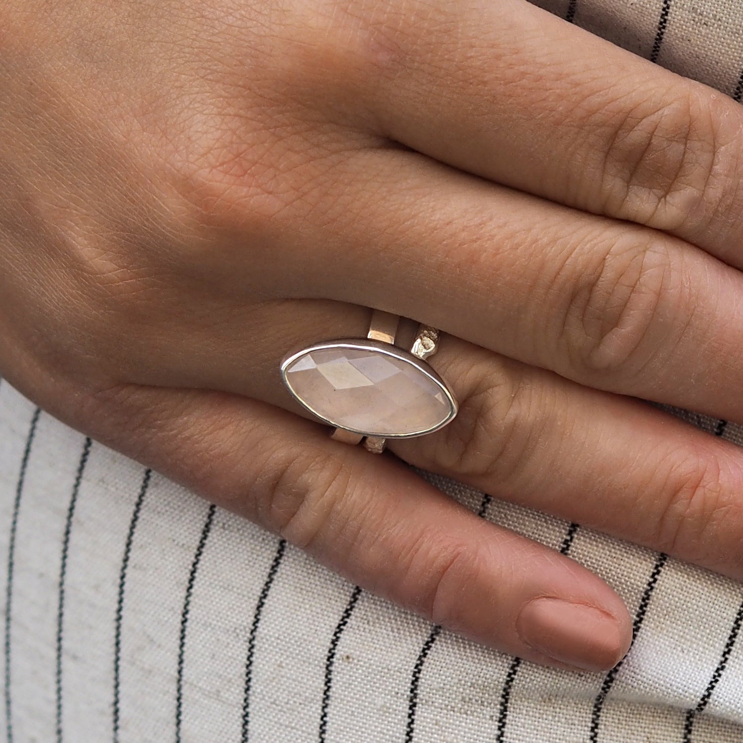 Elegance Leaf Rose Quartz Small Ring