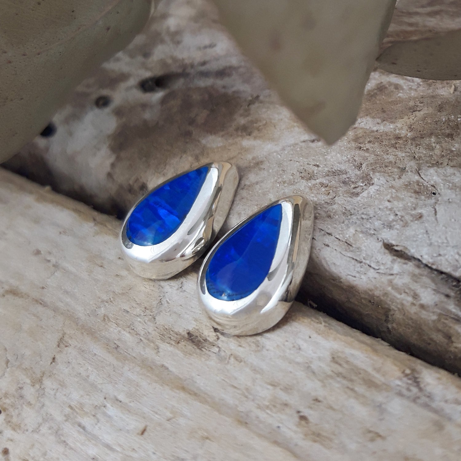 Flinder Droplet Blue Stud Earrings