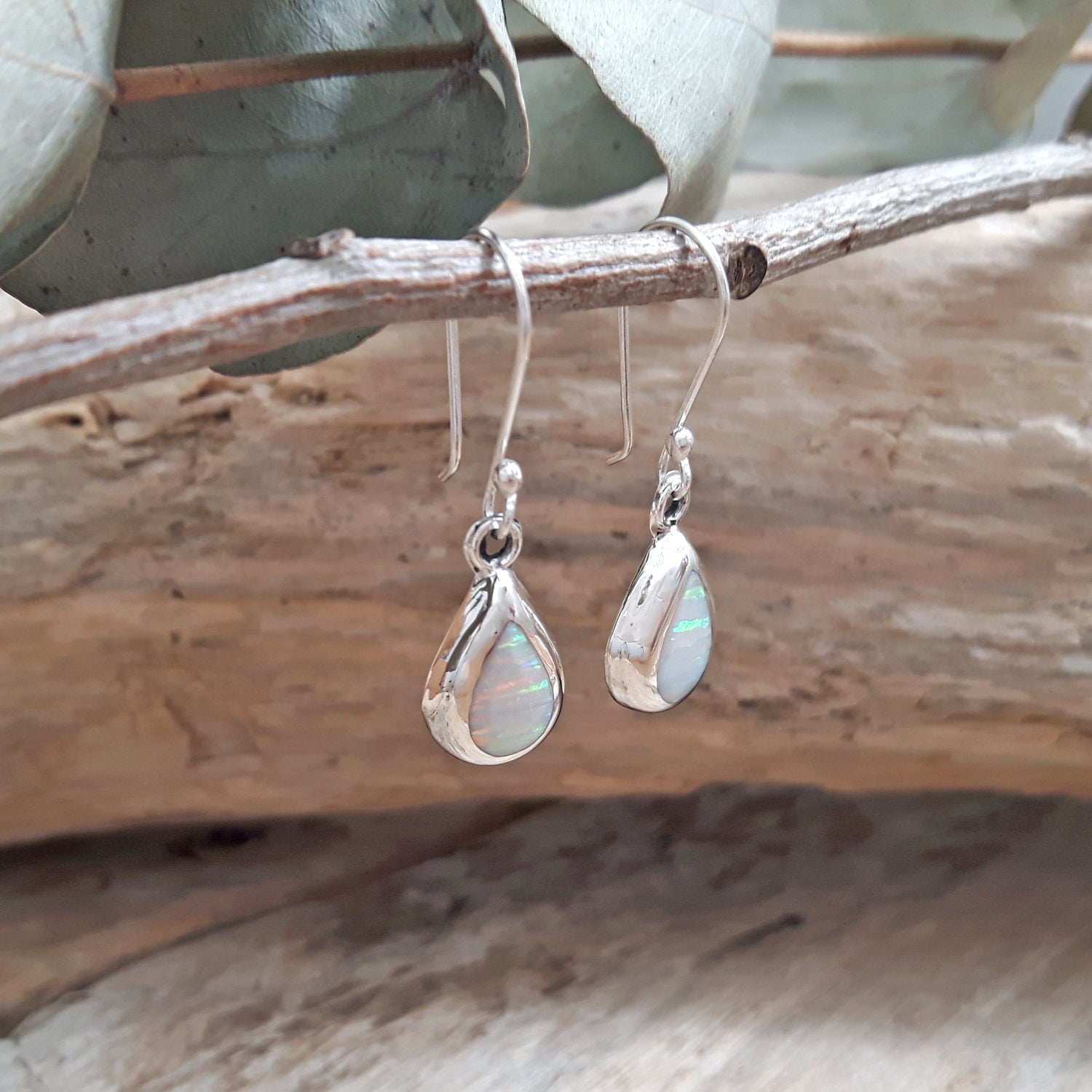 Flinder Droplet White Drop Earrings