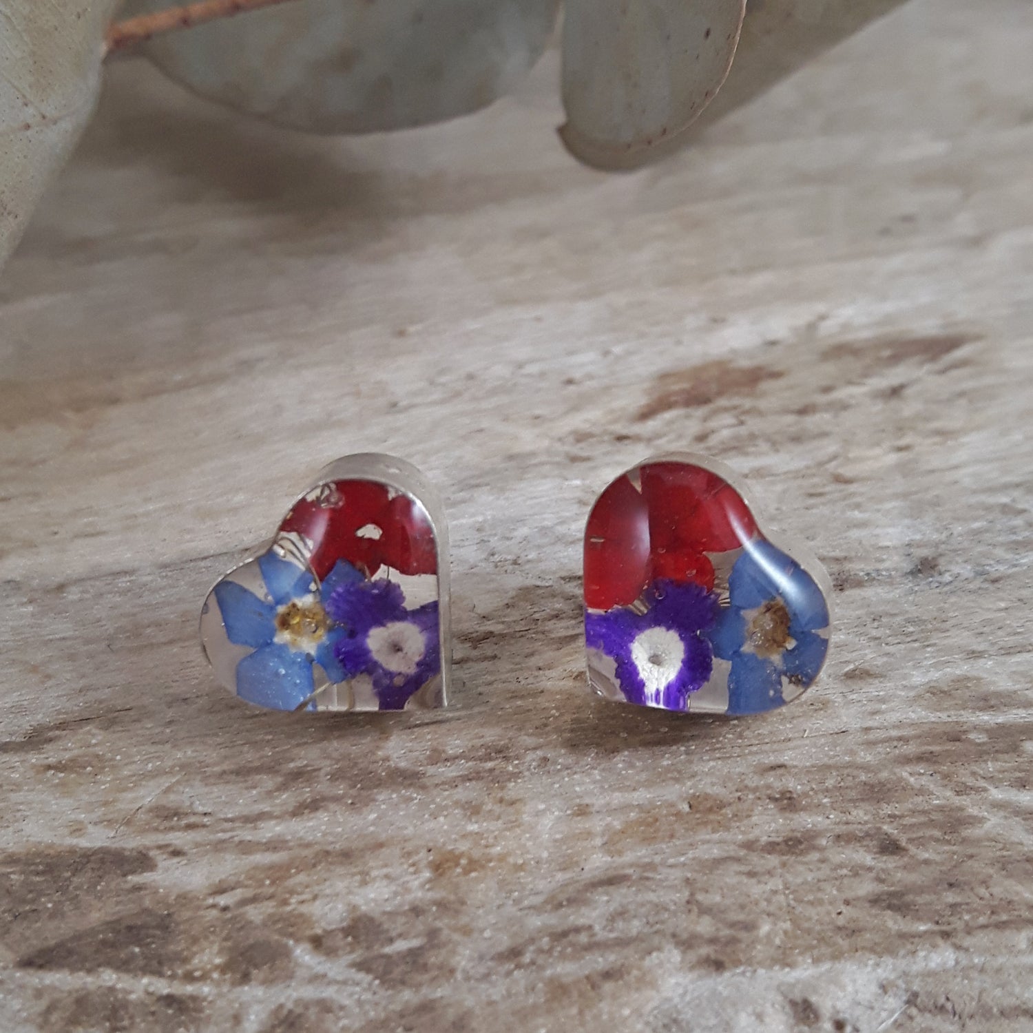 Flores Heart Stud Earrings