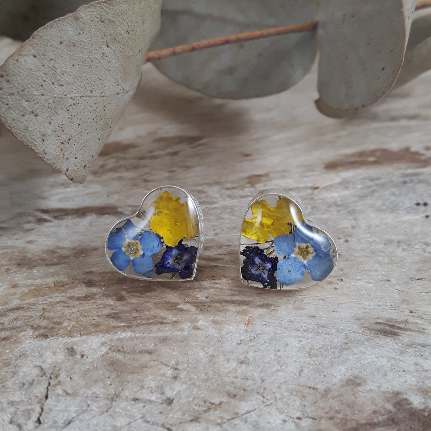 Flores Heart Stud Earrings