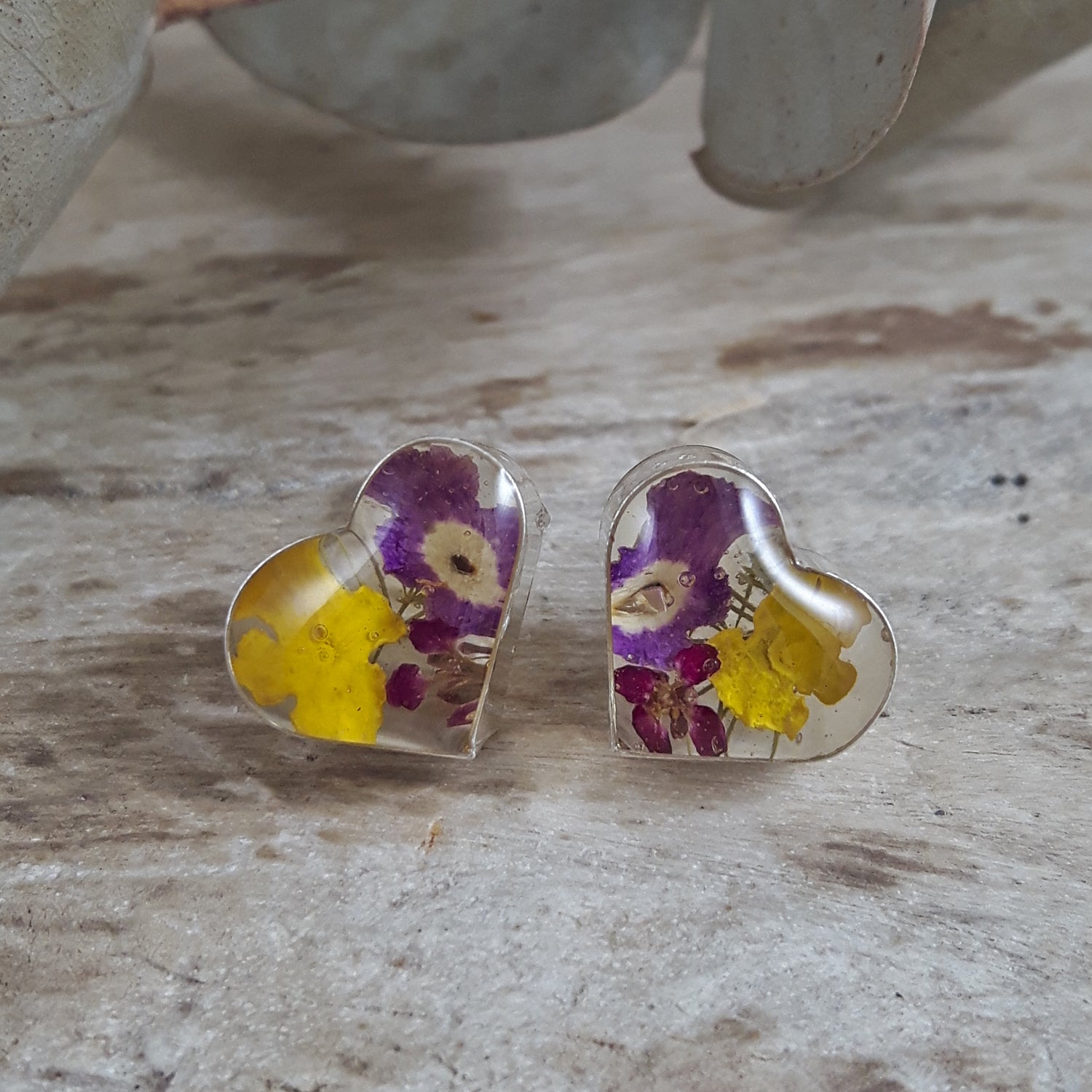 Flores Heart Stud Earrings