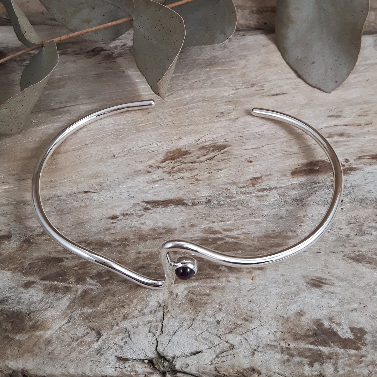 Linea Garnet Birthstone Cuff