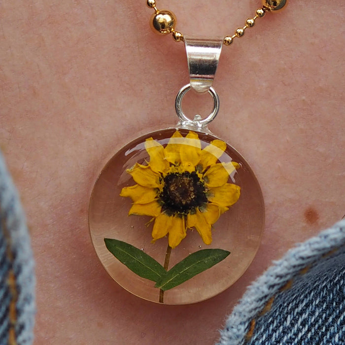 Flores Sunflower (stem) Round Medium Pendant