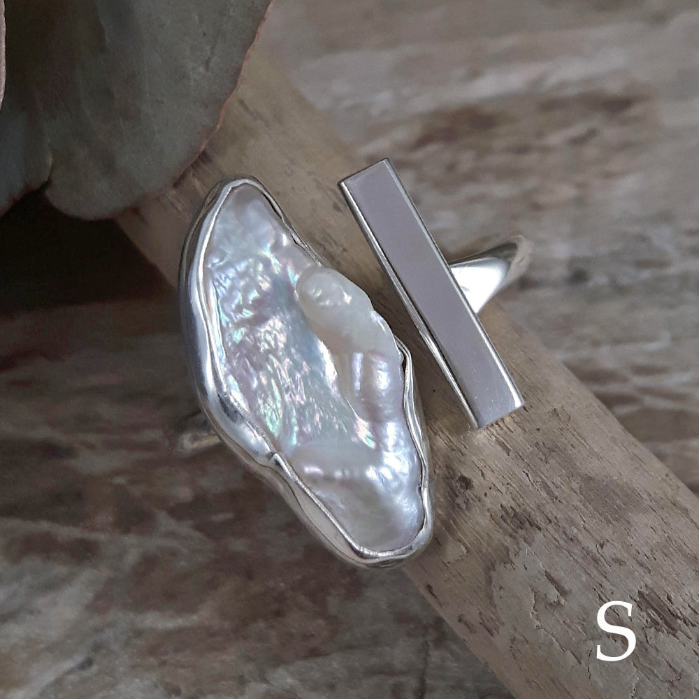 Luminous Biwa Pearl Ring