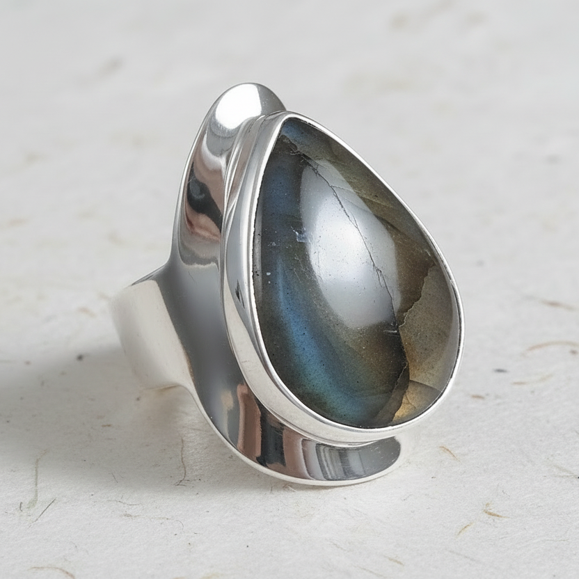 Monet Labradorite Teardrop L Ring A