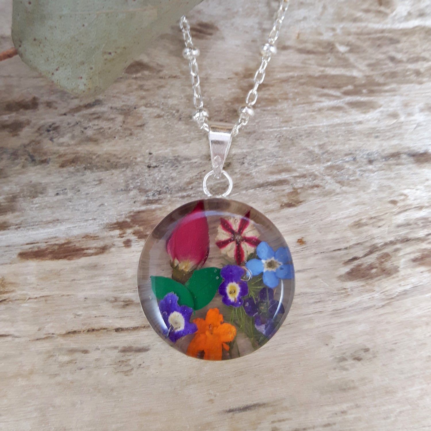 Flores Multi Real Flower Round Medium Pendant