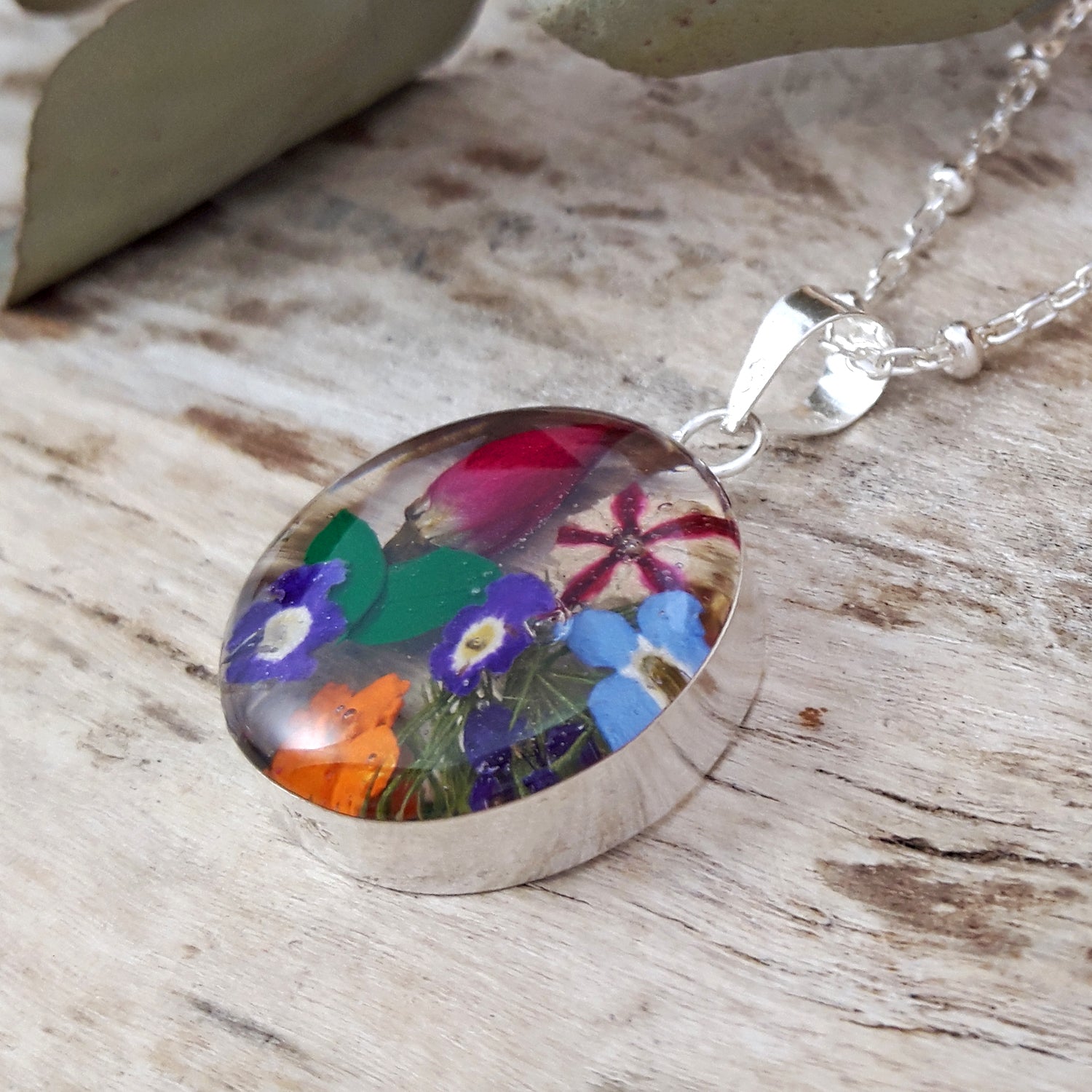 Flores Multi Real Flower Round Medium Pendant