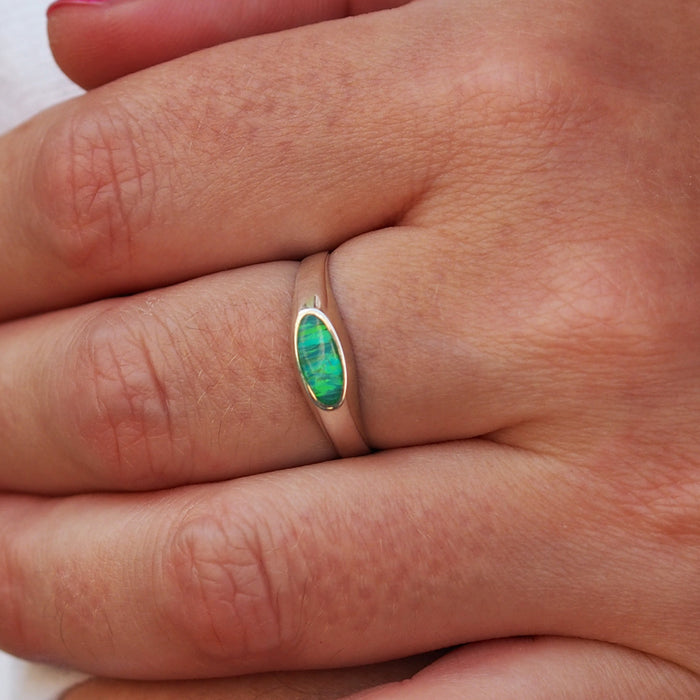 Flinder Signet Oval Green Ring