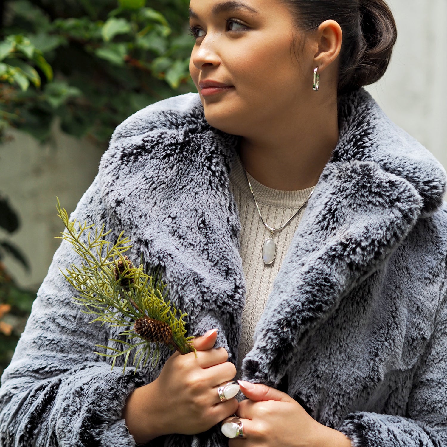 Monet Moonstone Med Pendant Oval A