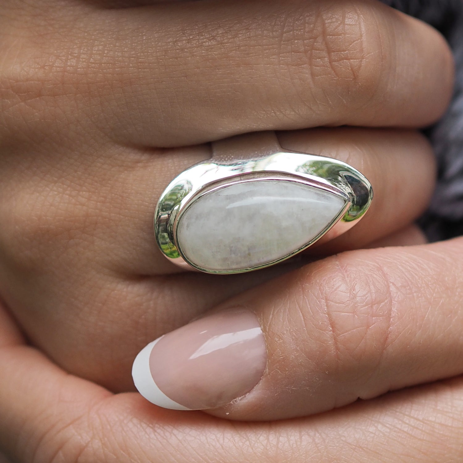 Monet Moonstone Teardrop Med Adjustable Ring A
