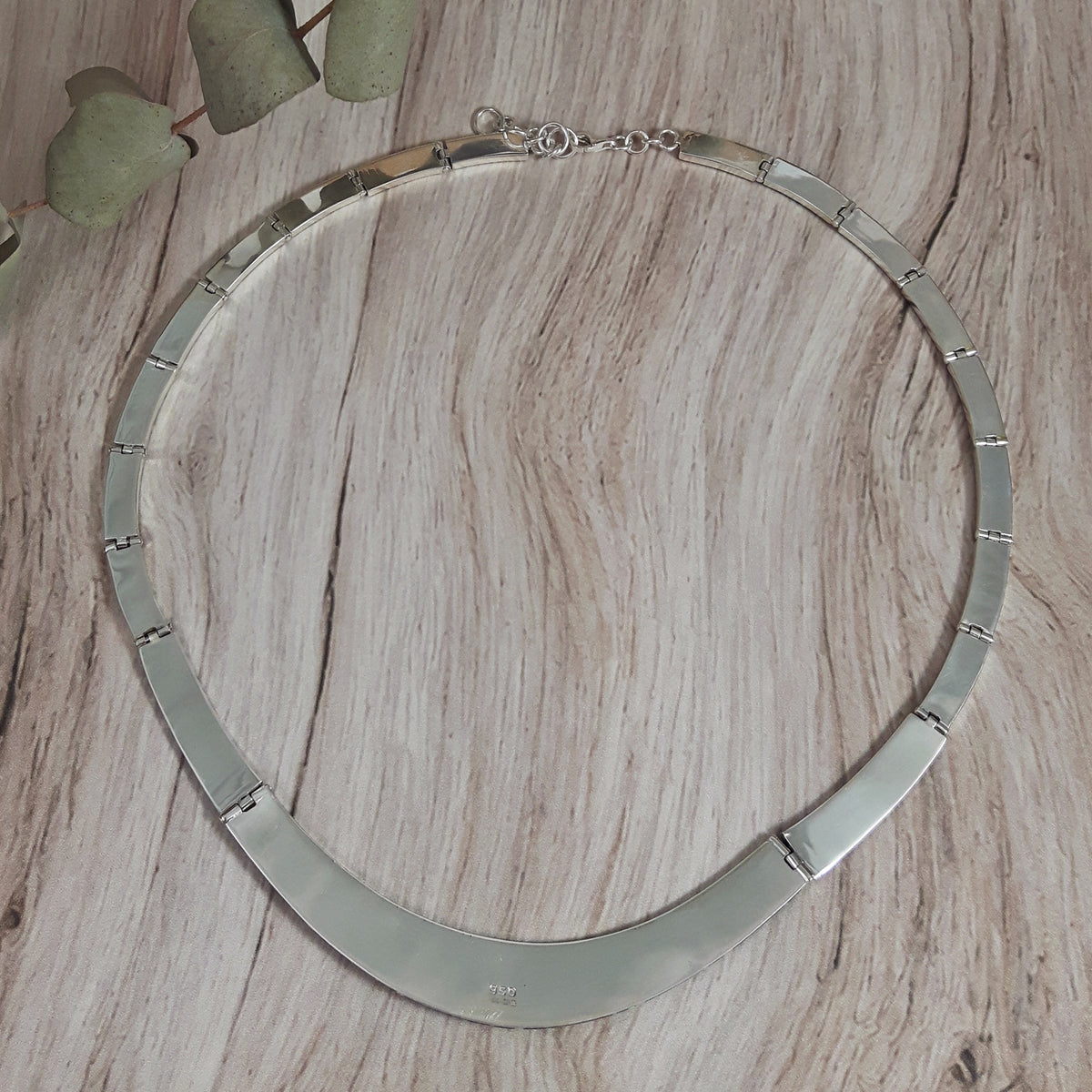 Flinder Nouveau Emerald Necklace