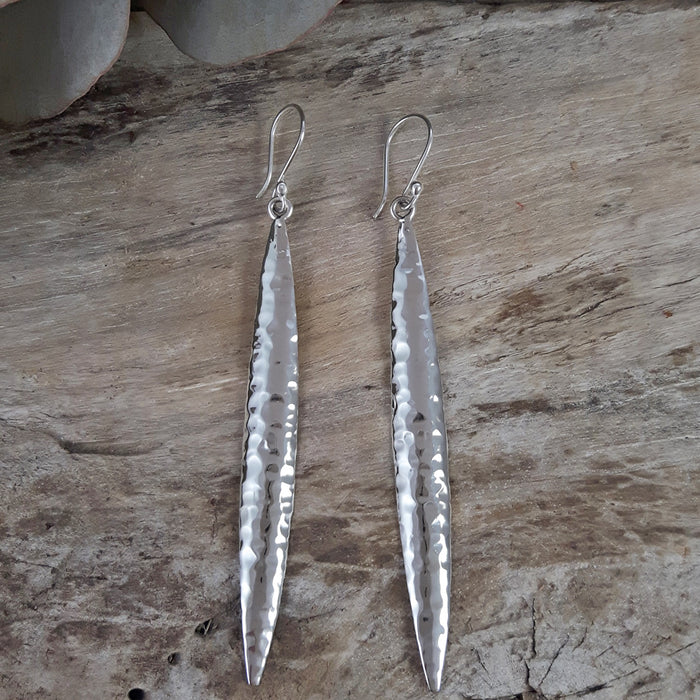 Delith Hammered Silver Polished Drop Earrings