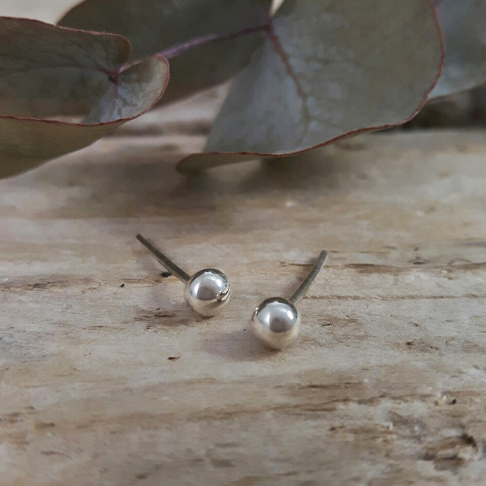 Pea Polished Tiny Stud Earrings