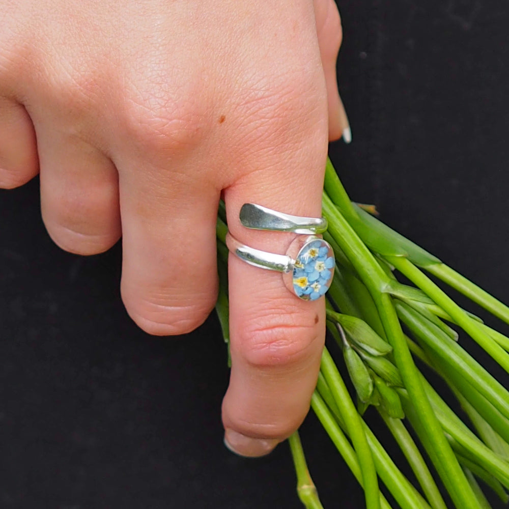 Flores Forget-Me-Not Adjustable Ring