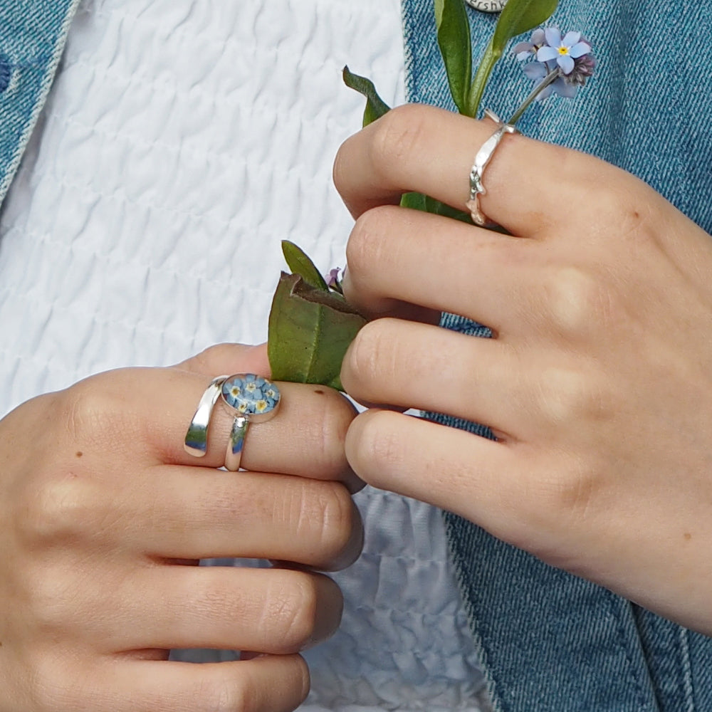 Flores Forget-Me-Not Adjustable Ring
