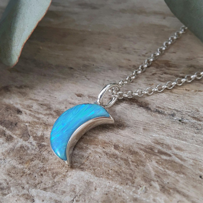 14K Antique Inspired Opal Crescent Moon Necklace | LUNESSA