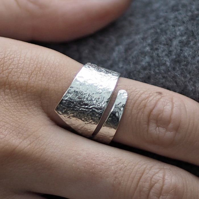 Foresta Divine Textured Ring