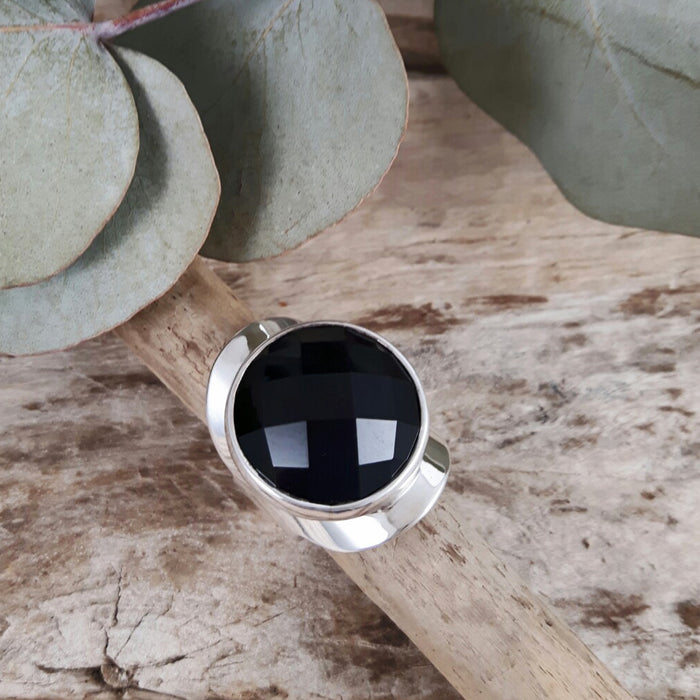 Elegancia Round Onyx Ring