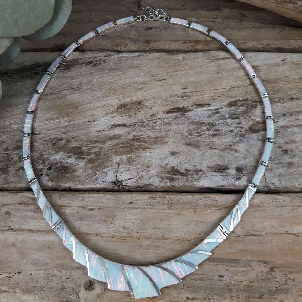 Flinder Guinevere White Necklace